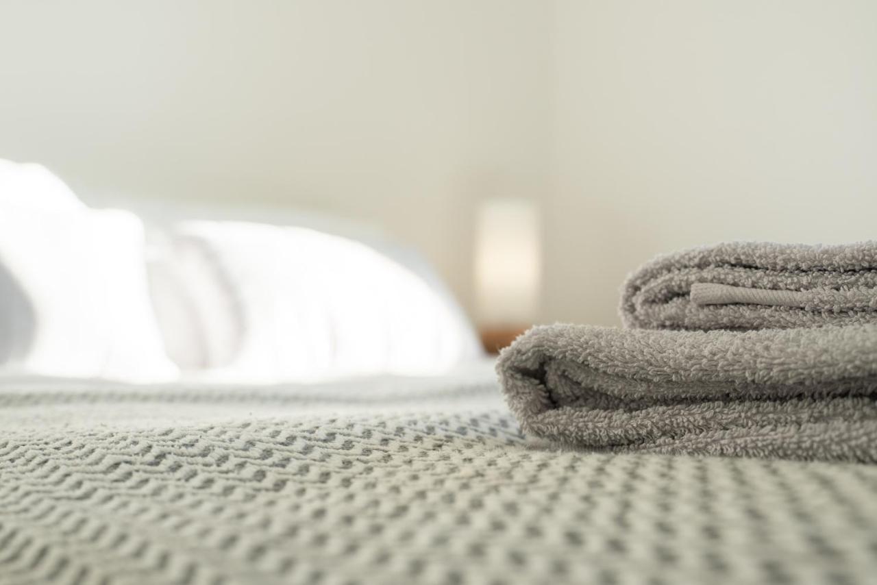 Dwellcome Home Ltd 2 King Beds West End Apt, Half Mile To Union Street Yet Quiet, Free Allocated Parking Space At Rear Entrance & Fast Wifi, Ideal For Long Term Contractor, Corporate, Etc Stays, Regular Housekeeping Option - See Our Site For Assuranc Aberdeen Bagian luar foto